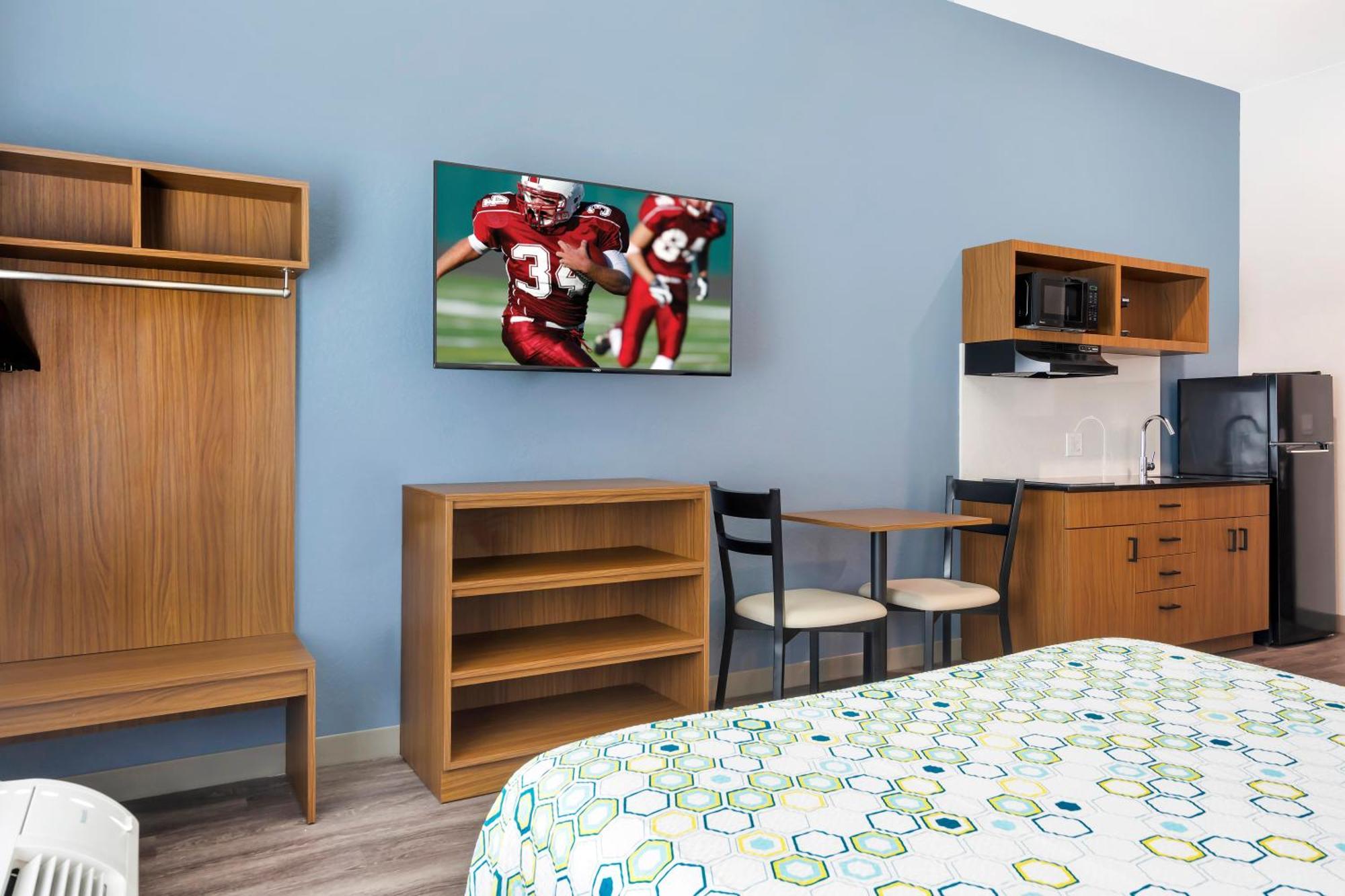 West Chase Hometowne Studios By Red Roof Tampa - Airport المظهر الخارجي الصورة