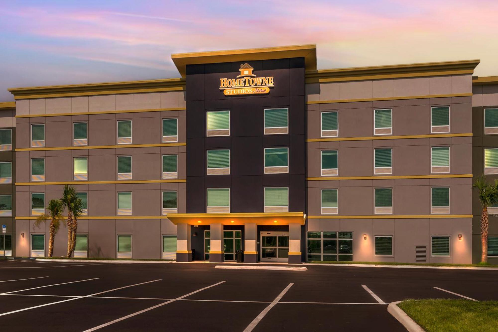 West Chase Hometowne Studios By Red Roof Tampa - Airport المظهر الخارجي الصورة
