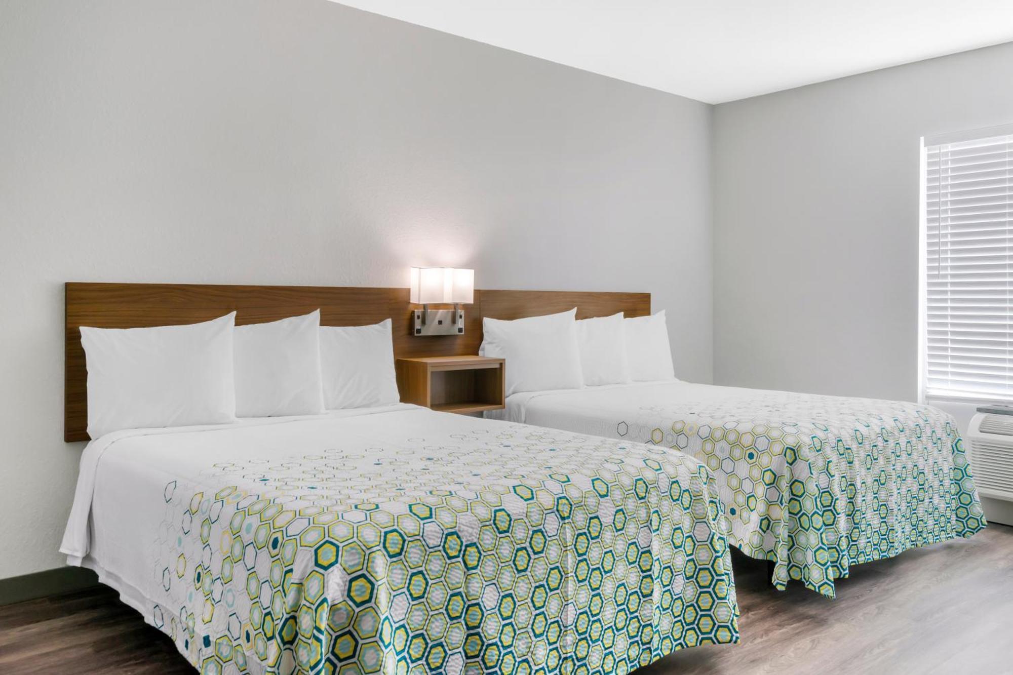 West Chase Hometowne Studios By Red Roof Tampa - Airport المظهر الخارجي الصورة