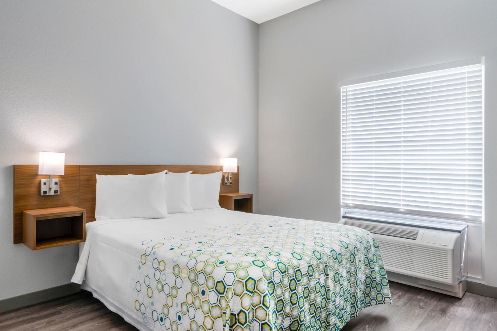 West Chase Hometowne Studios By Red Roof Tampa - Airport المظهر الخارجي الصورة
