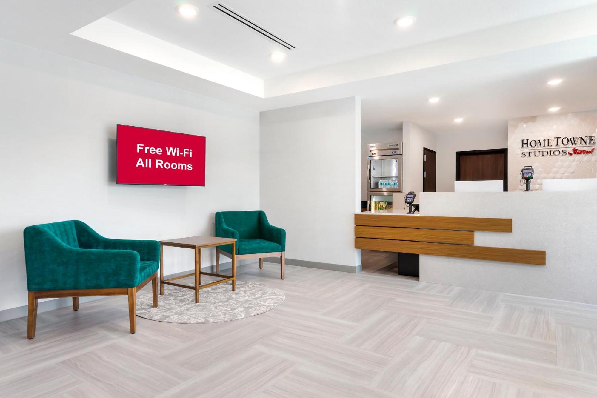 West Chase Hometowne Studios By Red Roof Tampa - Airport المظهر الخارجي الصورة