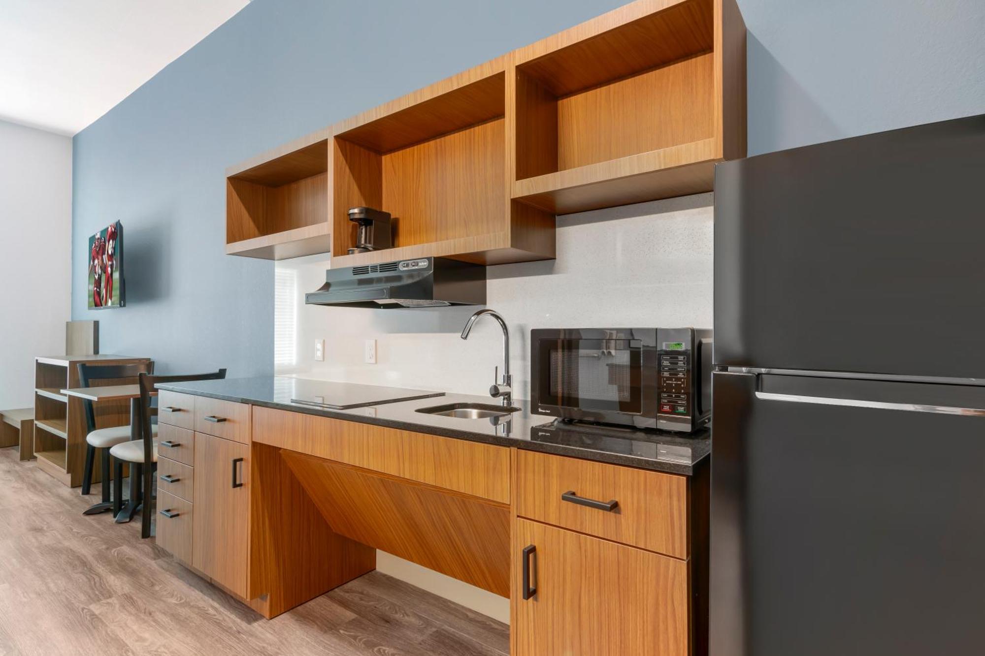 West Chase Hometowne Studios By Red Roof Tampa - Airport المظهر الخارجي الصورة